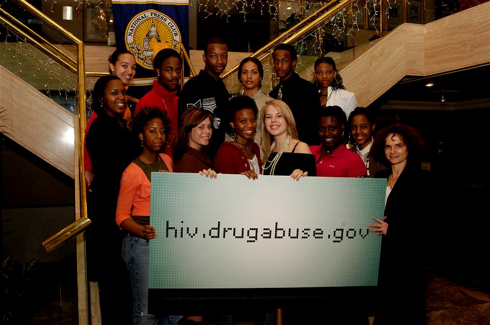 Dr. Volkow and Teens (7853093774)