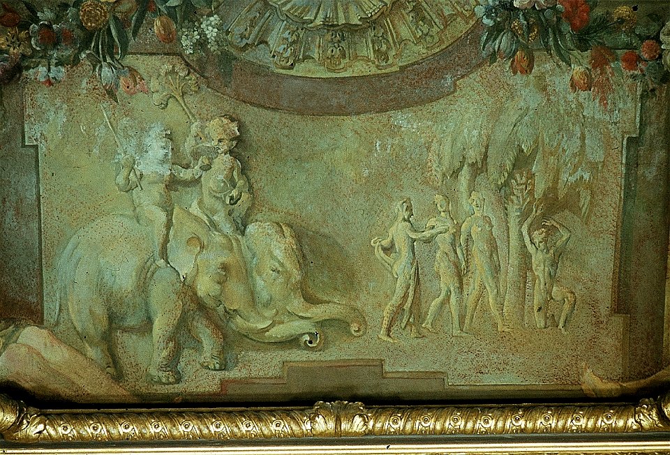 Dresden, Zwinger, Französischer Pavillon, Marmorsaal, Heinrich Christoph Fehling, Flora mit Gefolge, Figur 2