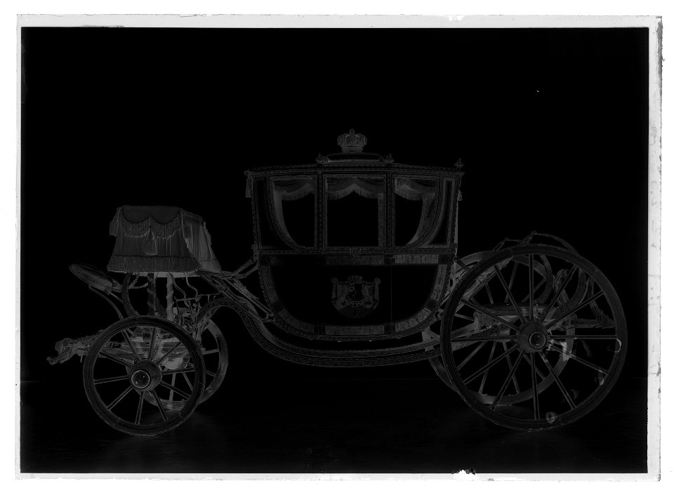 Drottningens Brysselska vagn - Livrustkammaren - 61248-negative