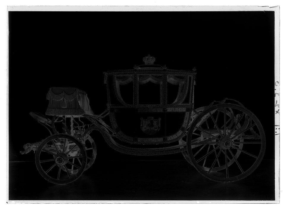 Drottningens Brysselska vagn - Livrustkammaren - 69810-negative