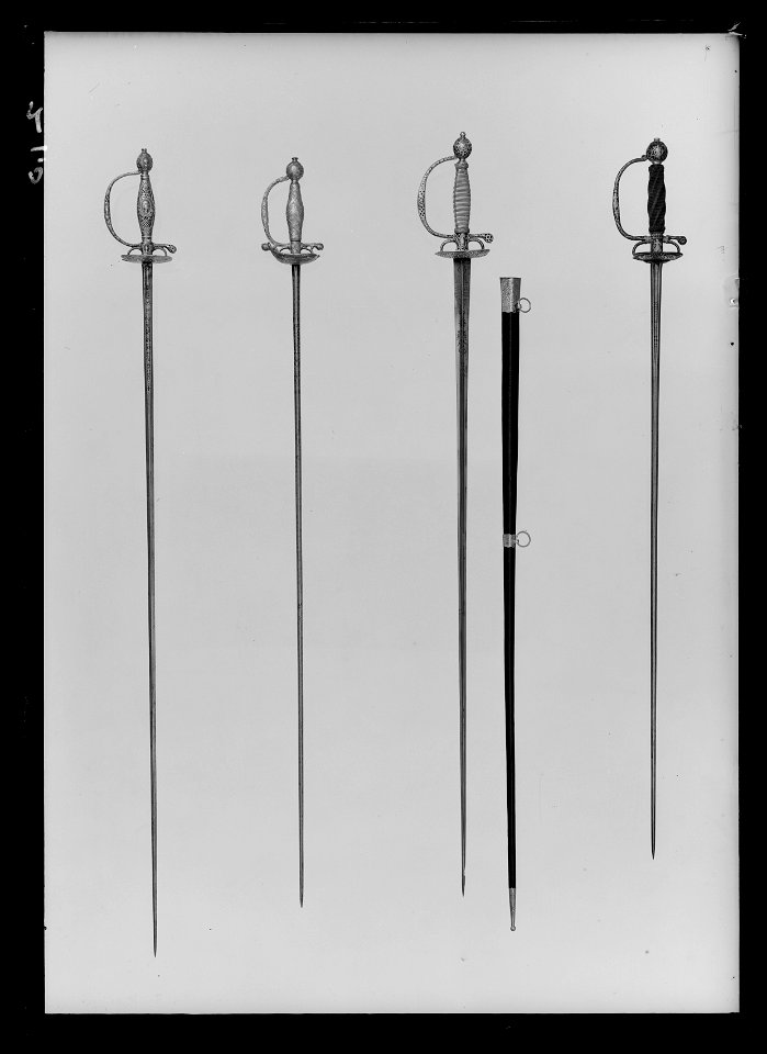 Dräktvärjor - Livrustkammaren - 52764