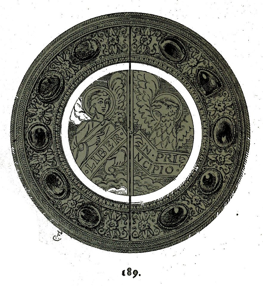 Décoration du plat d'un livre 01353
