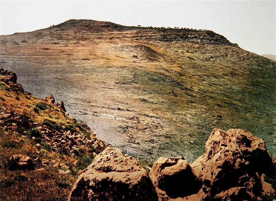 GALILEE MOUNTAINS. COLOR PHOTO TAKEN IN LATE 19TH CENTURY BY FRENCH PHOTOGRAPHER, BONFILS. צילום צבע מסוף המאה ה19 של הצלם הצרפתי בונפיס אשר תעד במצלמD311-038