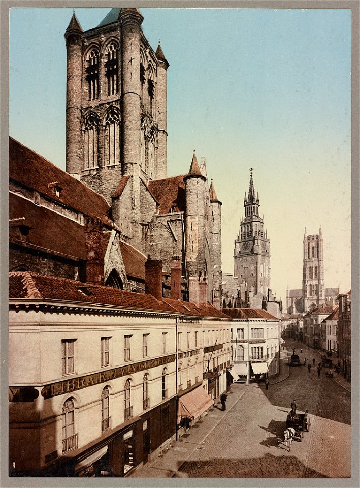 Gand. Le Beffroi. L'Église de St. Nicolas et Bavon LCCN2017659138