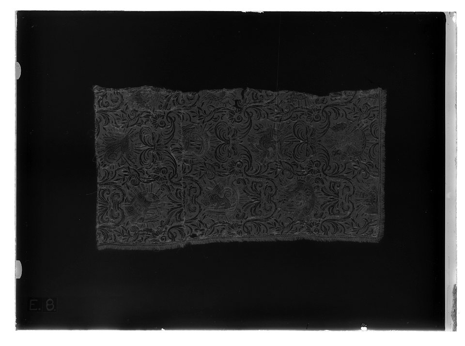 Gardin med trofëmotiv ur en serie av sex (6000-6005) til drottning Kristinas kröningskaross, 1650 - Livrustkammaren - 34879-negative
