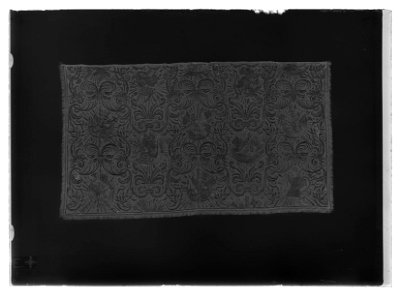 Gardin med trofémotiv ur en serie av sex (6000-6005) till drottning Kristinas kröningskaross, 1650 - Livrustkammaren - 634-negative. Free illustration for personal and commercial use.