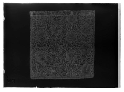 Gardin ur en serie av sex (6000-6005) till drottning Kristinas kröningskaross med trofémotiv, 1650 - Livrustkammaren - 17755-negative. Free illustration for personal and commercial use.