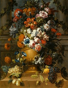 Gaspar Peeter Verbruggen (II) - Flowers in an urn with fruit on a pedestal