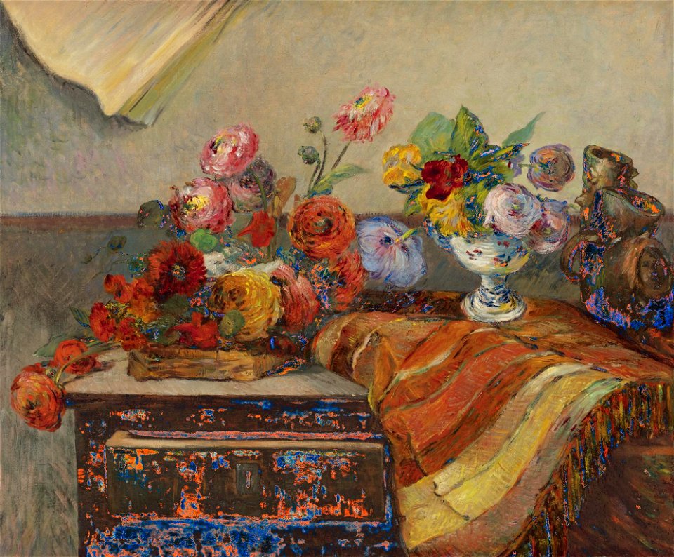 Gauguin Bouquets et céramique sur une commode