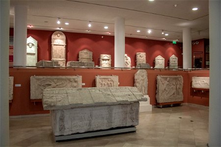 General view of the exhibition of Roman stonework-2