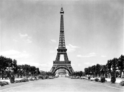 Eiffel Tower and park, Paris, France ca. 1909. Free illustration for personal and commercial use.