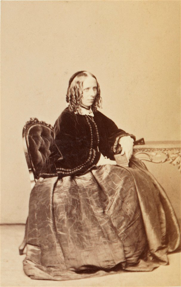 Georgina Gascoyne-Cecil (née Alderson), Marchioness of Salisbury (cropped)