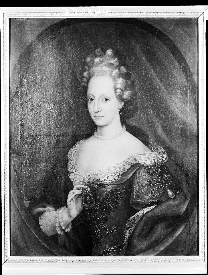 German School, 18th century - Eleonore Magdalena of Pfalz-Neuburg (1655-1720), Wife of Emperor Leopold I (1640-1705) - RCIN 406641 - Royal Collection
