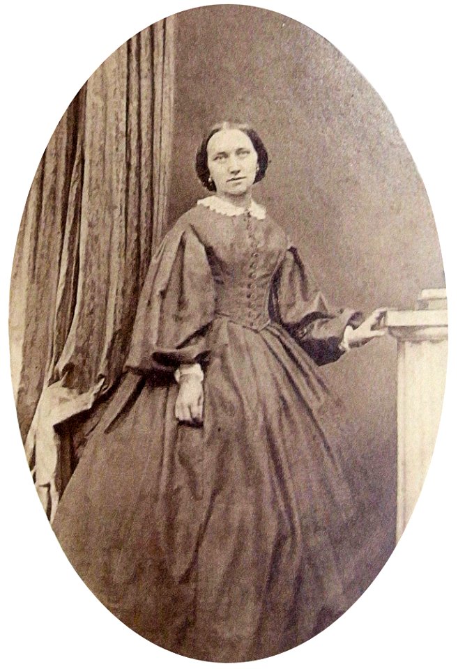 Elise Riemann 2 (cropped)