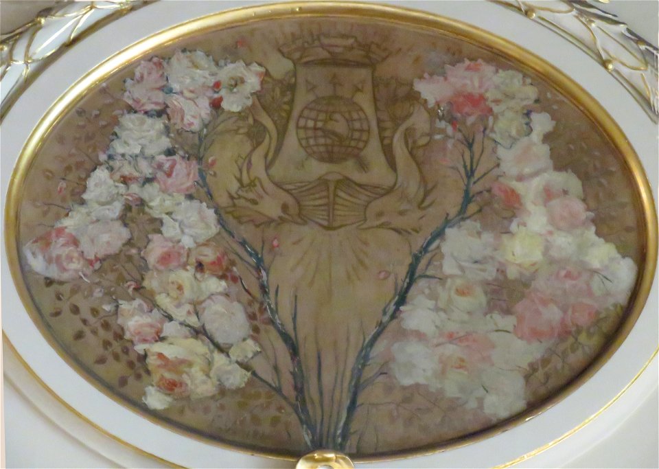 EliseuVisconti-P720-Brasão com flores – Medalhão no foyer do Theatro Municipal do Rio de Janeiro (1)