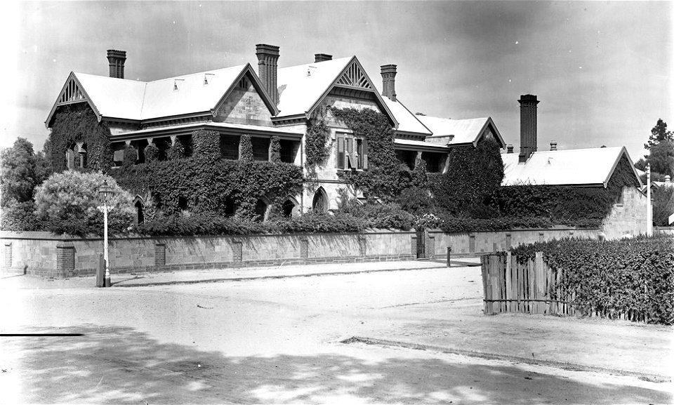 Eothen 1900