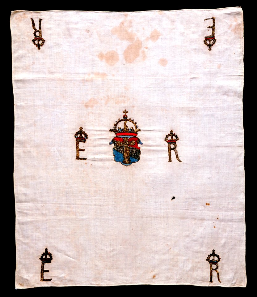 Erik XIVs monogram på näsduk från 1560 cirka - Livrustkammaren - 64935. Free illustration for personal and commercial use.