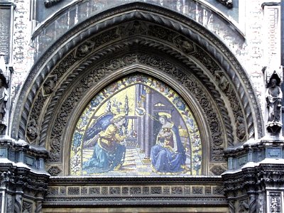 Duomo Ghirlandaio Annunciation closeup