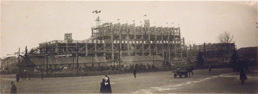 Exterior view of the Head Post Office under construction (Lissitzky, 1928)