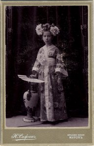 Girl in japanise costume