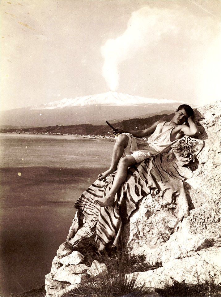 Gloeden, Wilhelm von (1856-1931) - n. 1375 - Young male posed on cliff