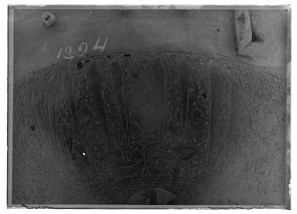 Falkernerarpuka av brons, syrisk-egyptisk, ca 1300, äldsta bevarade exemplaret - Livrustkammaren - 344-negative