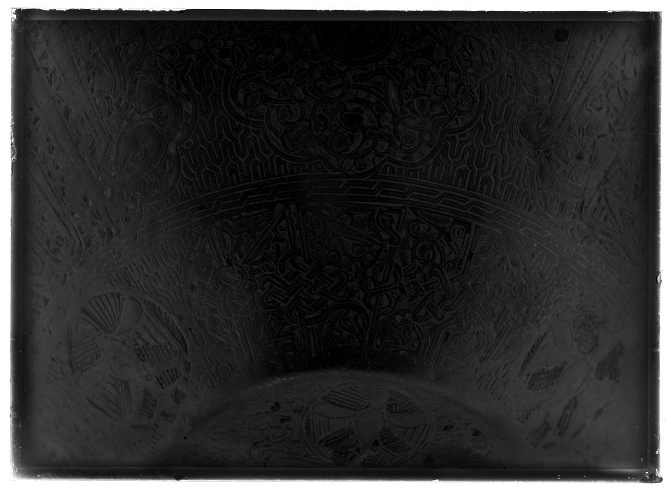 Falkernerarpuka av brons, syrisk-egyptisk, ca 1300, äldsta bevarade exemplaret - Livrustkammaren - 51752-negative