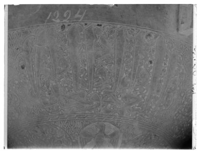 Falkernerarpuka av brons, syrisk-egyptisk, ca 1300, äldsta bevarade exemplaret - Livrustkammaren - 79558-negative