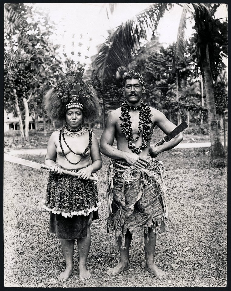 Faumuina Mata'afa, and (probably) his wife photographed, probably in the 1900s, by by Alfred James Tattersall