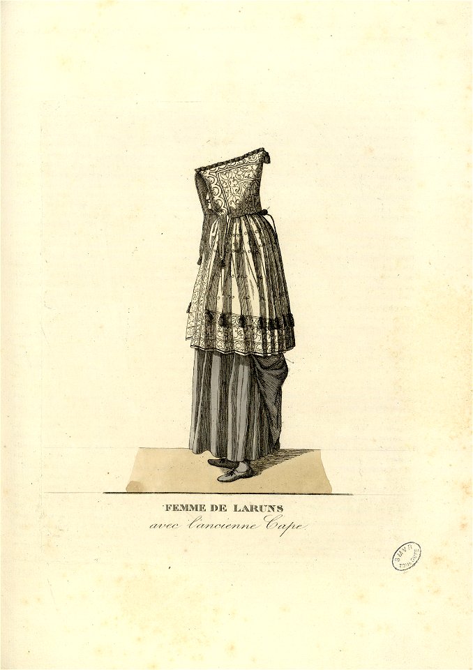 Femme de Laruns avec l'ancienne cape - Fonds Ancely - B315556101 A PELERIN 050