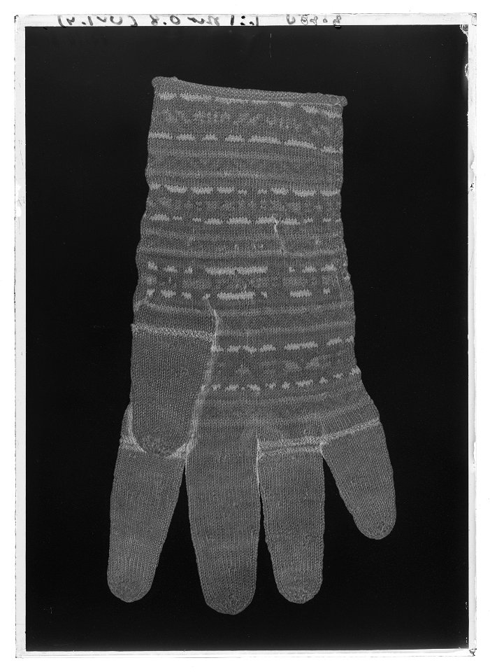 Fingervante - Livrustkammaren - 27051-negative