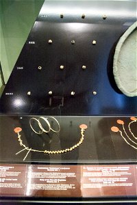 Golden jewelry from Troya