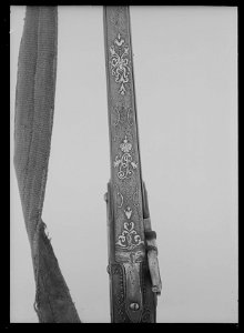Flintlåsbössa, 1740-tal med rysk pipa, låset ändrat till slaglås - Livrustkammaren - 18879