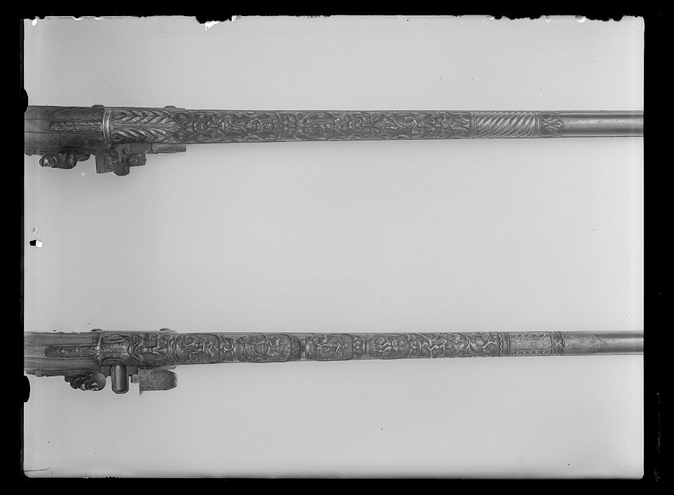 Flintlåsbössa, fusil av nordfransk-nederländsk typ ca 1640-1651 - Livrustkammaren - 60656