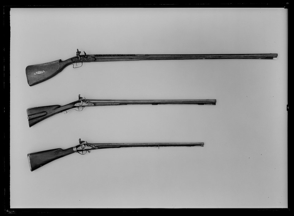 Flintlåsbössa, fusil av nordfransk-nederländsk typ ca 1640-1651 - Livrustkammaren - 36228