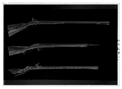 Flintlåsbössa, flintlåsstudsare U 2183 (M10887), teschitzbössa U 2184 (M 10888) - Livrustkammaren - 44173-negative