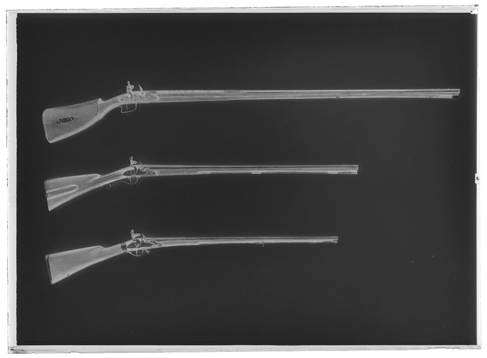 Flintlåsbössa, fusil av nordfransk-nederländsk typ ca 1640-1651 - Livrustkammaren - 36228-negative