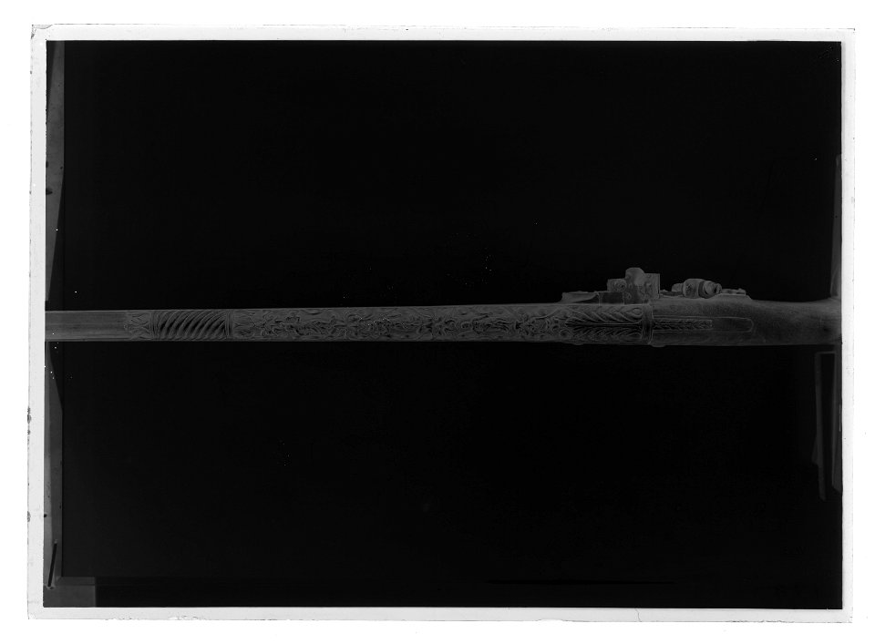 Flintlåsbössa, fusil av nordfransk-nederländsk typ ca 1640-1651 - Livrustkammaren - 43897-negative