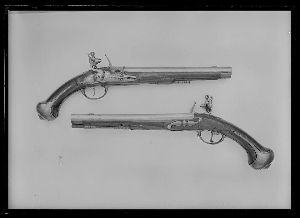 Flintlåspistol m: 1717 för Livskvadronen, Sverige (avkortad), tillverkad i Örebro - Livrustkammaren - 34813
