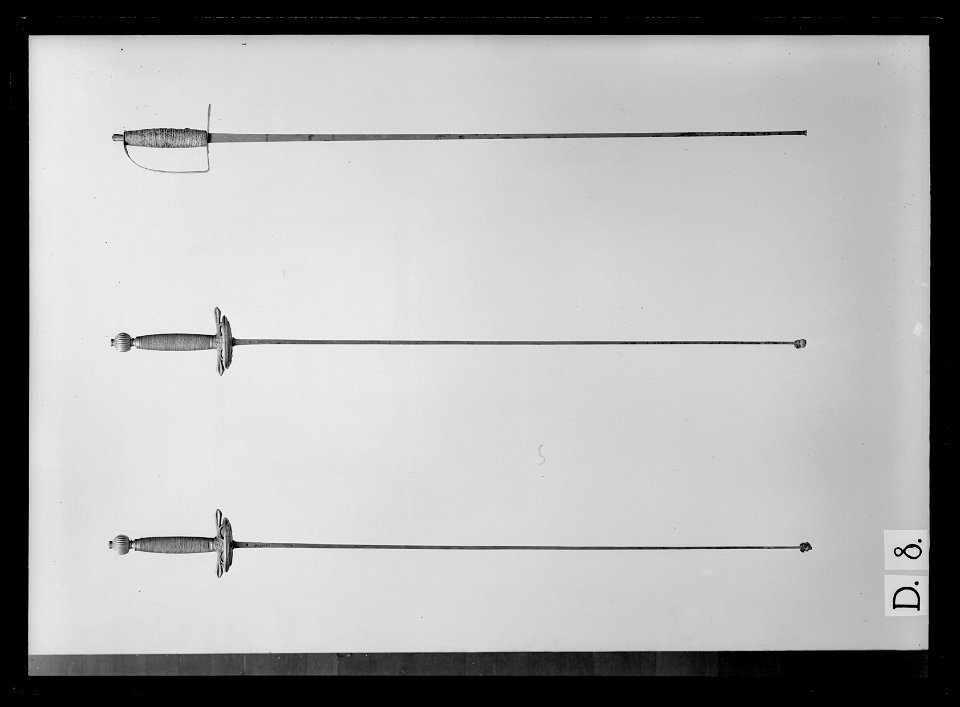 Florett ca 1800-1850, fäste Sverige, klinga Solingen - Livrustkammaren - 35019