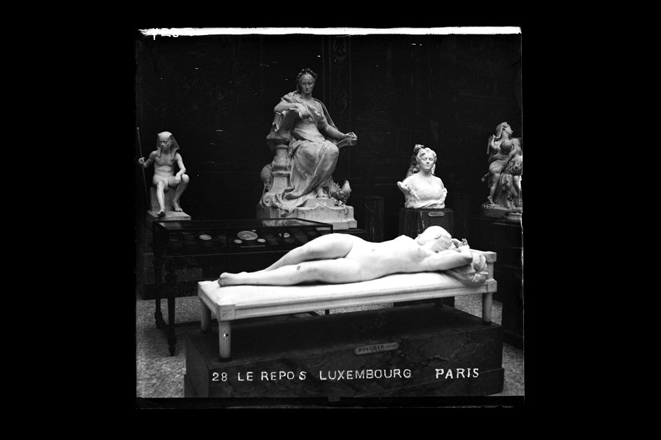 Fonds Ganne - Le repos, Luxembourg, Paris (g0897)