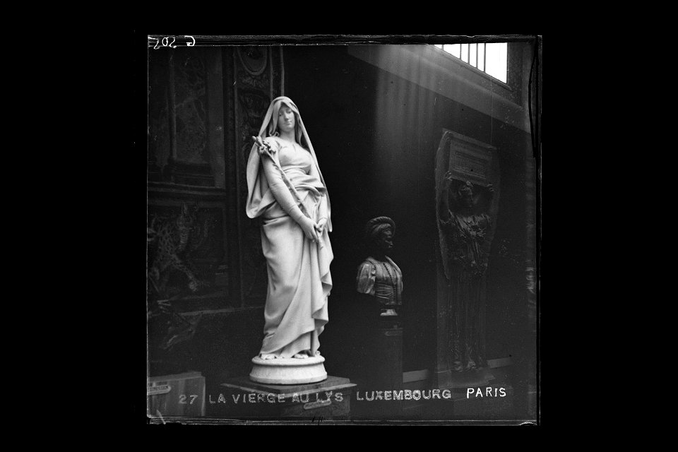 Fonds Ganne - La Vierge au lys, Luxembourg, Paris (g0505)