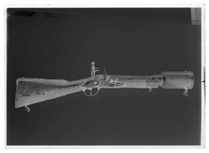 Granatgevär med flintlås, Zella, 1700-talets början - Livrustkammaren - 43839-negative