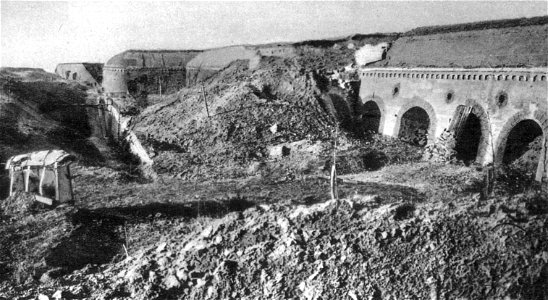 Fort Douaumont Innenhof 1916