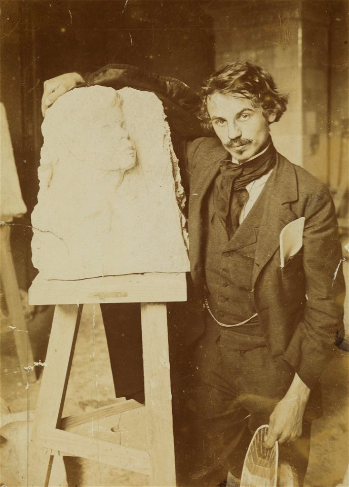 Bolesław Biegas w pracowni (cropped)