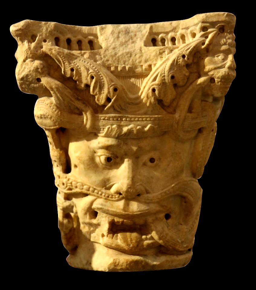 Chapiteau-Masques-Musée du Petit Palais