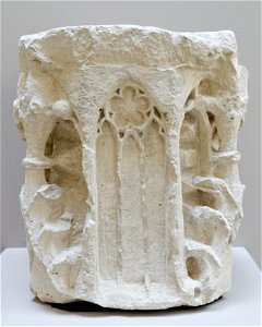 Fragment of a base MNMA Cluny 23155