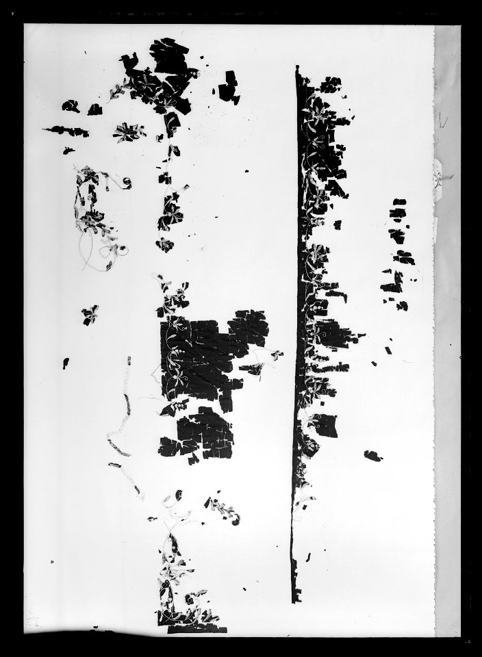 Fragment av ett par svarta strumpeband - Livrustkammaren - 26604