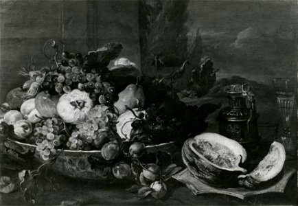 Frans Snijders - Een vruchtenstillleven met een Wan Li-kom met fruit en een wijnglas op een tafel met een landschap op de achtergrond - 907 - Royal Museum of Fine Arts Antwerp