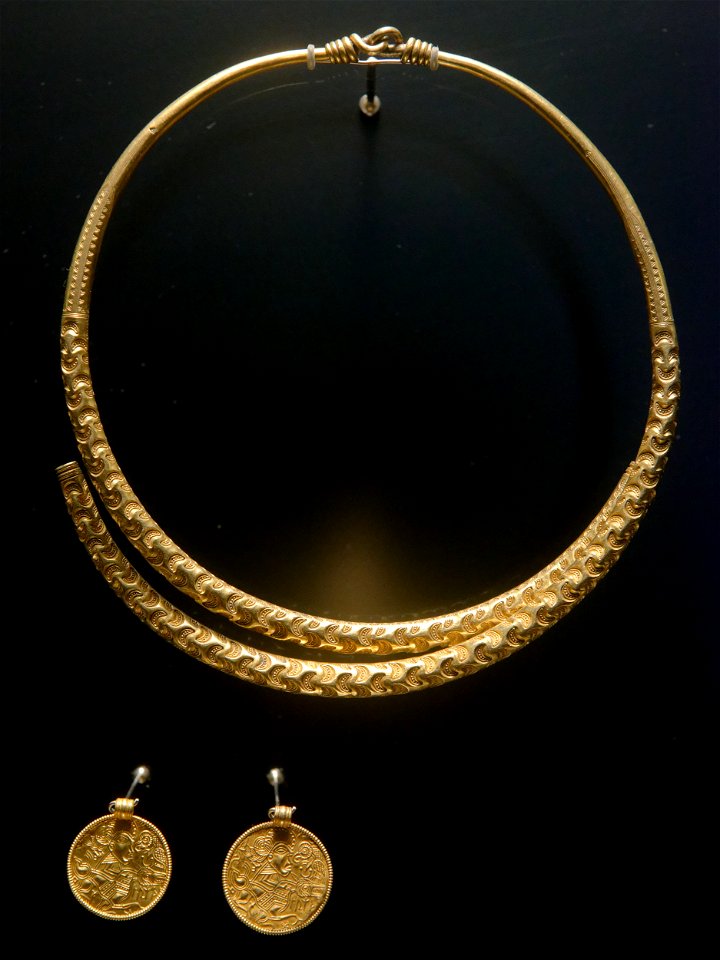 Gudme neck bracteate Nationalmuseet